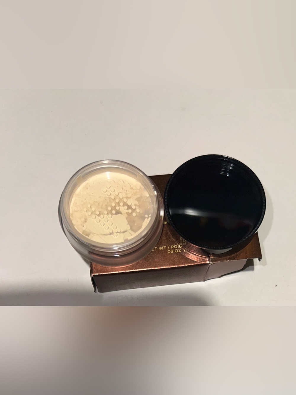 3/$30- Hourglass Mini Veil Translucent Setting Powder - Picture 6 of 8